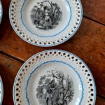 Assiettes parlantes porcelaine opaque Creil et Montereau - esprit brocante hermin