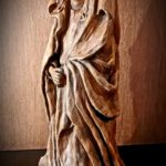 Statue de la vierge en pierre signée - esprit brocante hermin