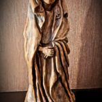 Statue de la vierge en pierre signée - esprit brocante hermin